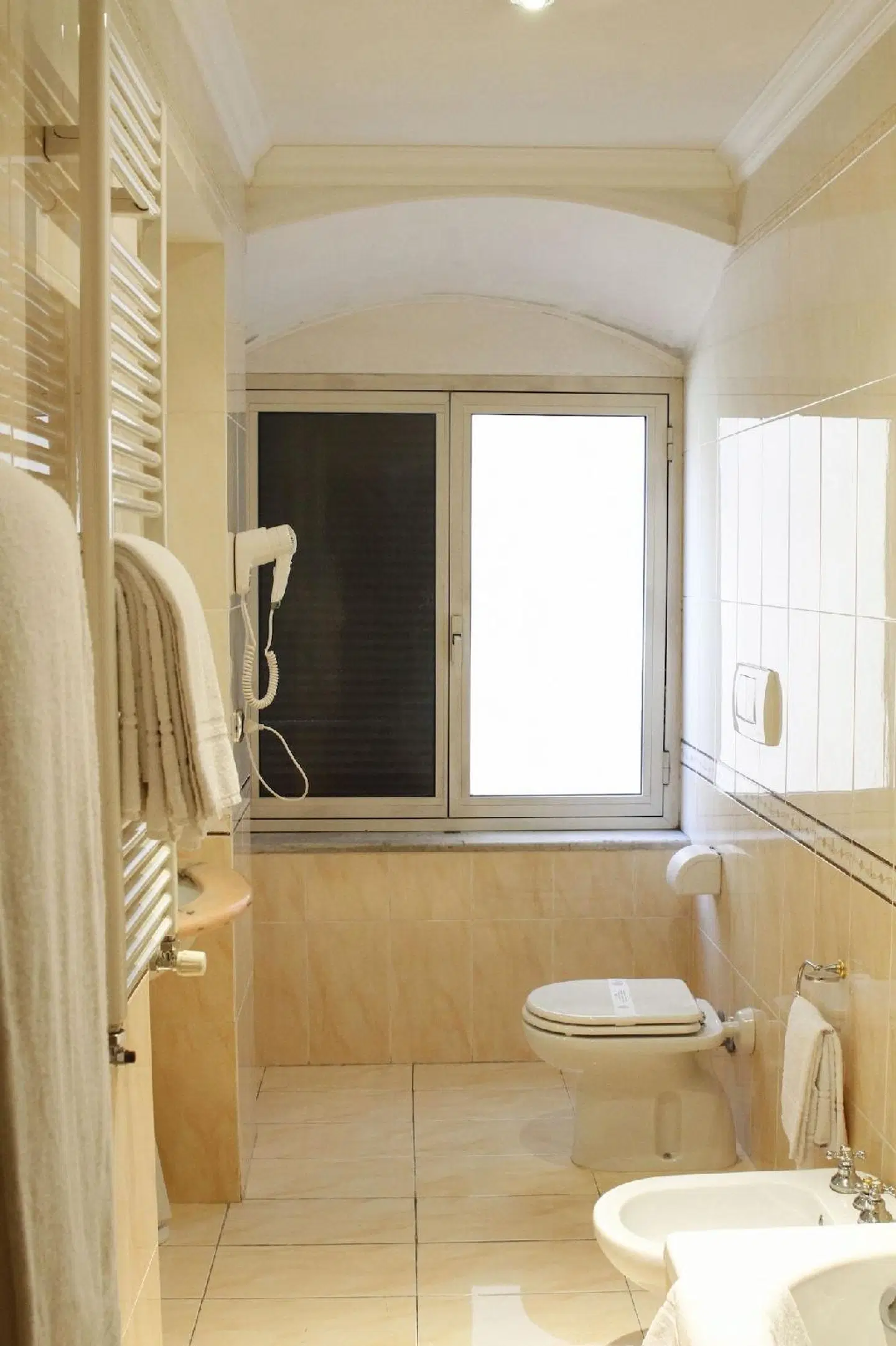 Hotel Pace Helvezia Badezimmer