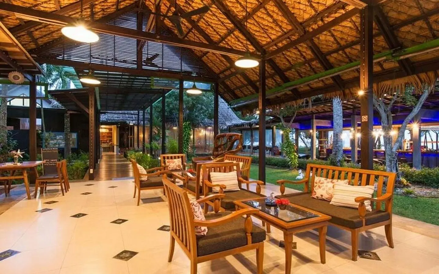 Islanda Hideaway Resort Restaurant