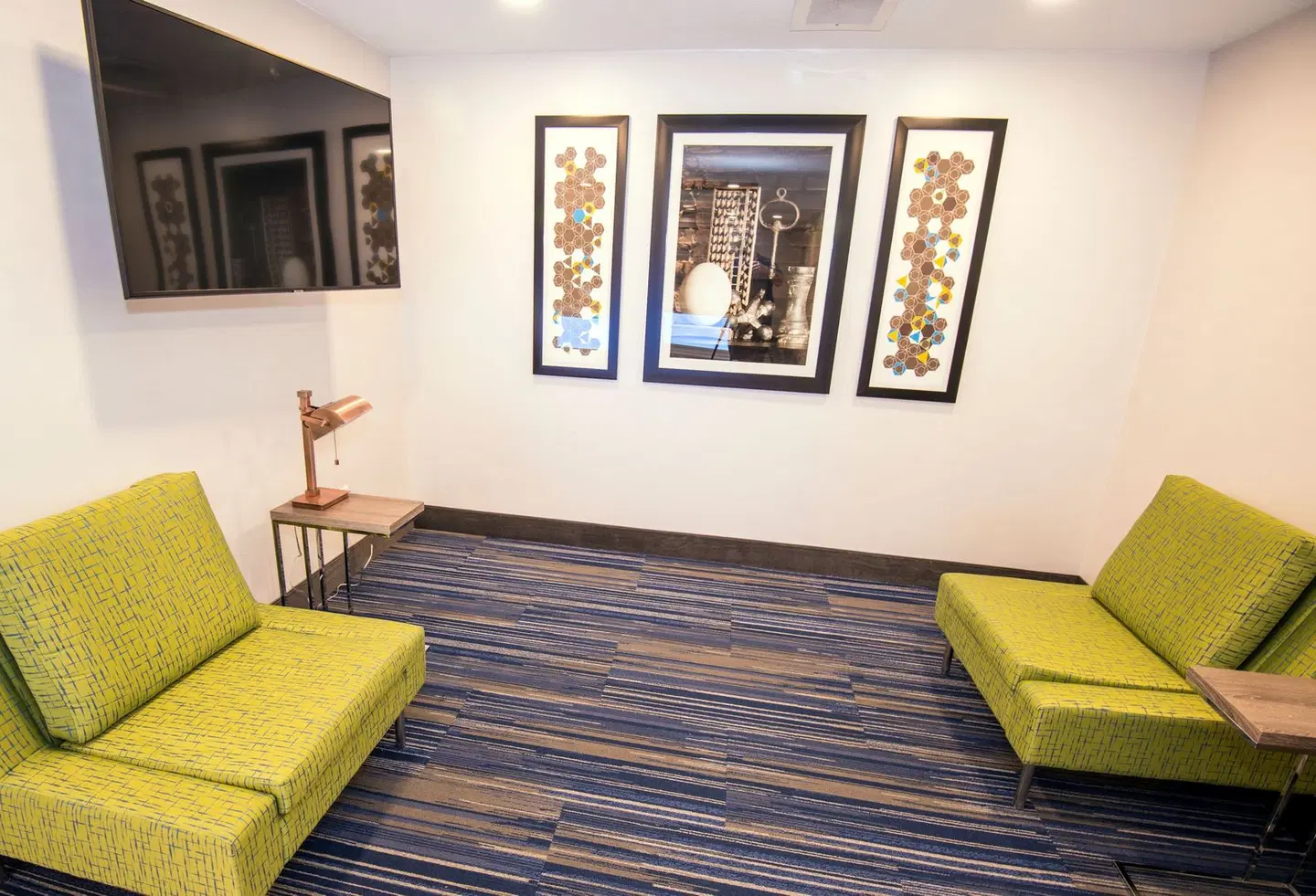 Holiday Inn Express & Suites Hinton by IHG LOUNGE_LOBBY