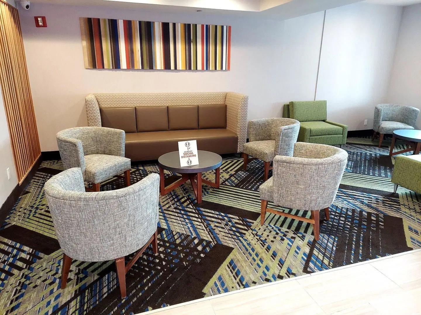 Holiday Inn Express Queens - Maspeth by IHG LOUNGE_LOBBY