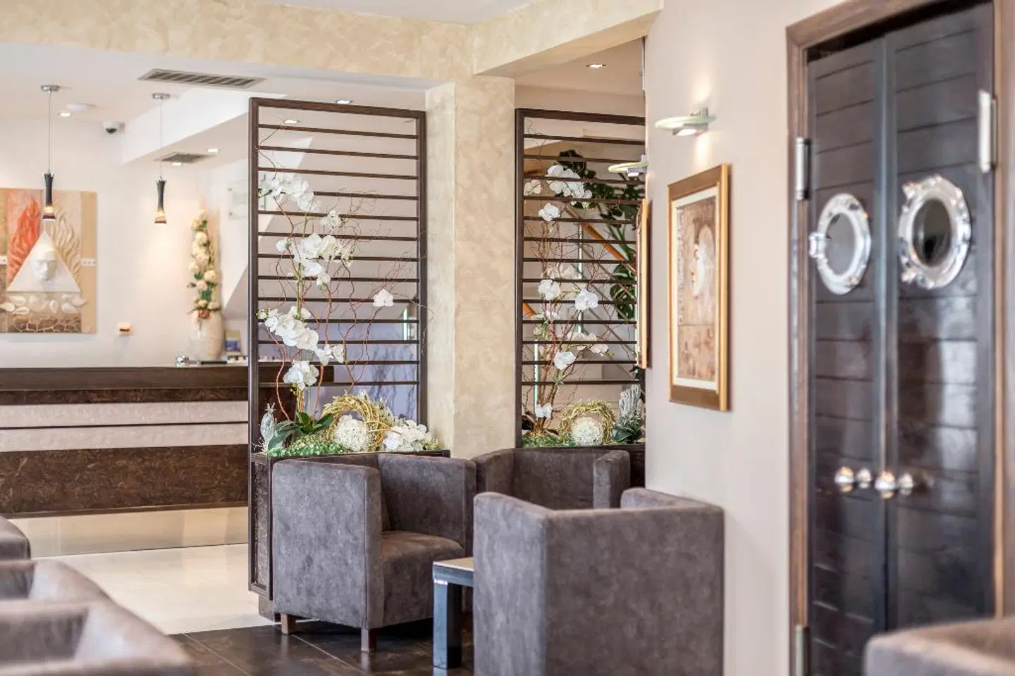 As LOUNGE_LOBBY