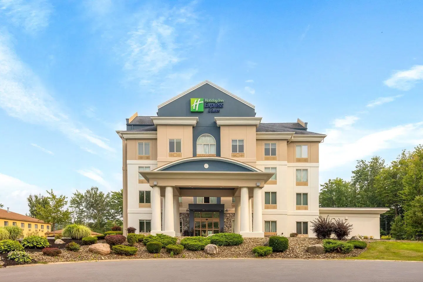 Holiday Inn Express & Suites Hamburg by IHG EXTERIOR