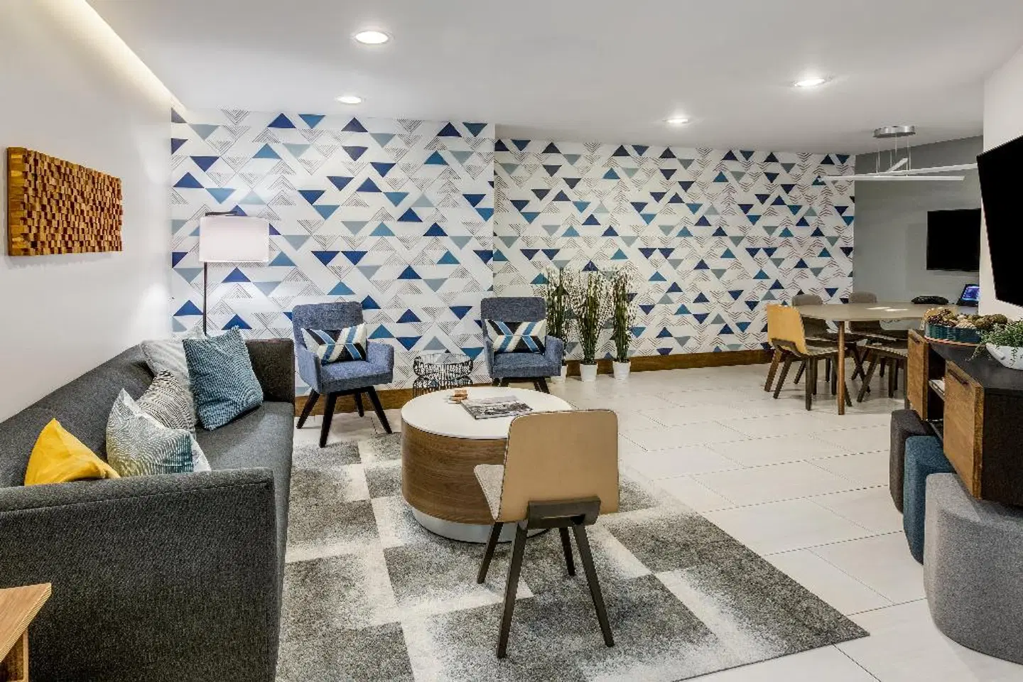Crowne Plaza Seattle Downtown Area by IHG LOUNGE_LOBBY