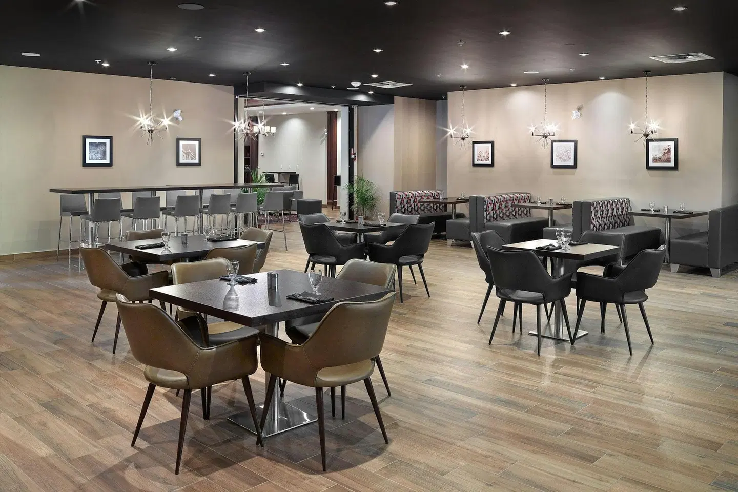 Four Points by Sheraton Edmonton West Restaurant