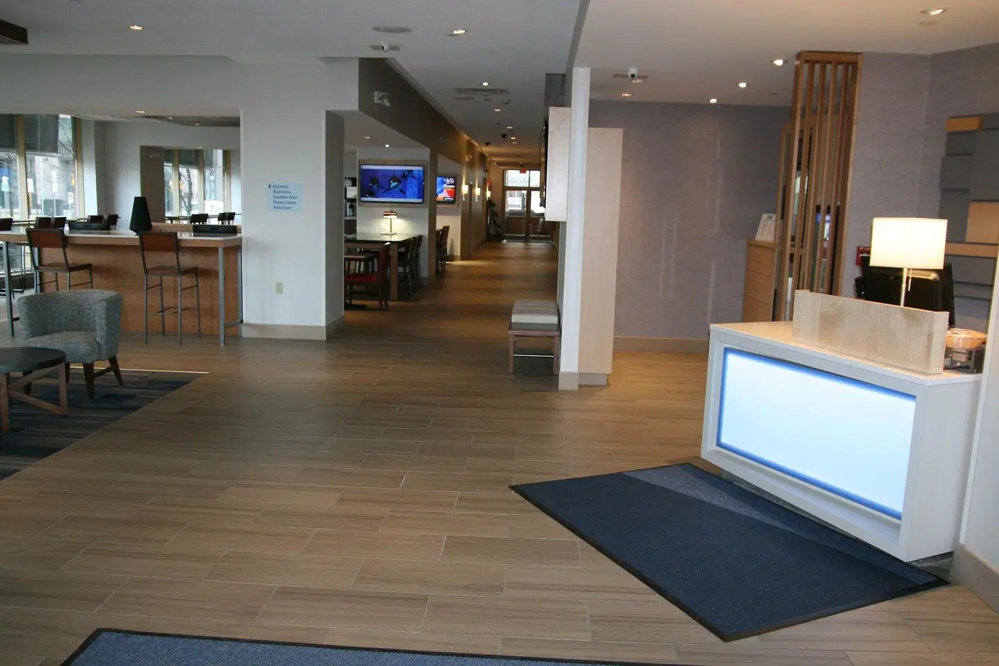 Holiday Inn Express & Suites Buffalo Downtown - Medical CTR by IHG LOUNGE_LOBBY