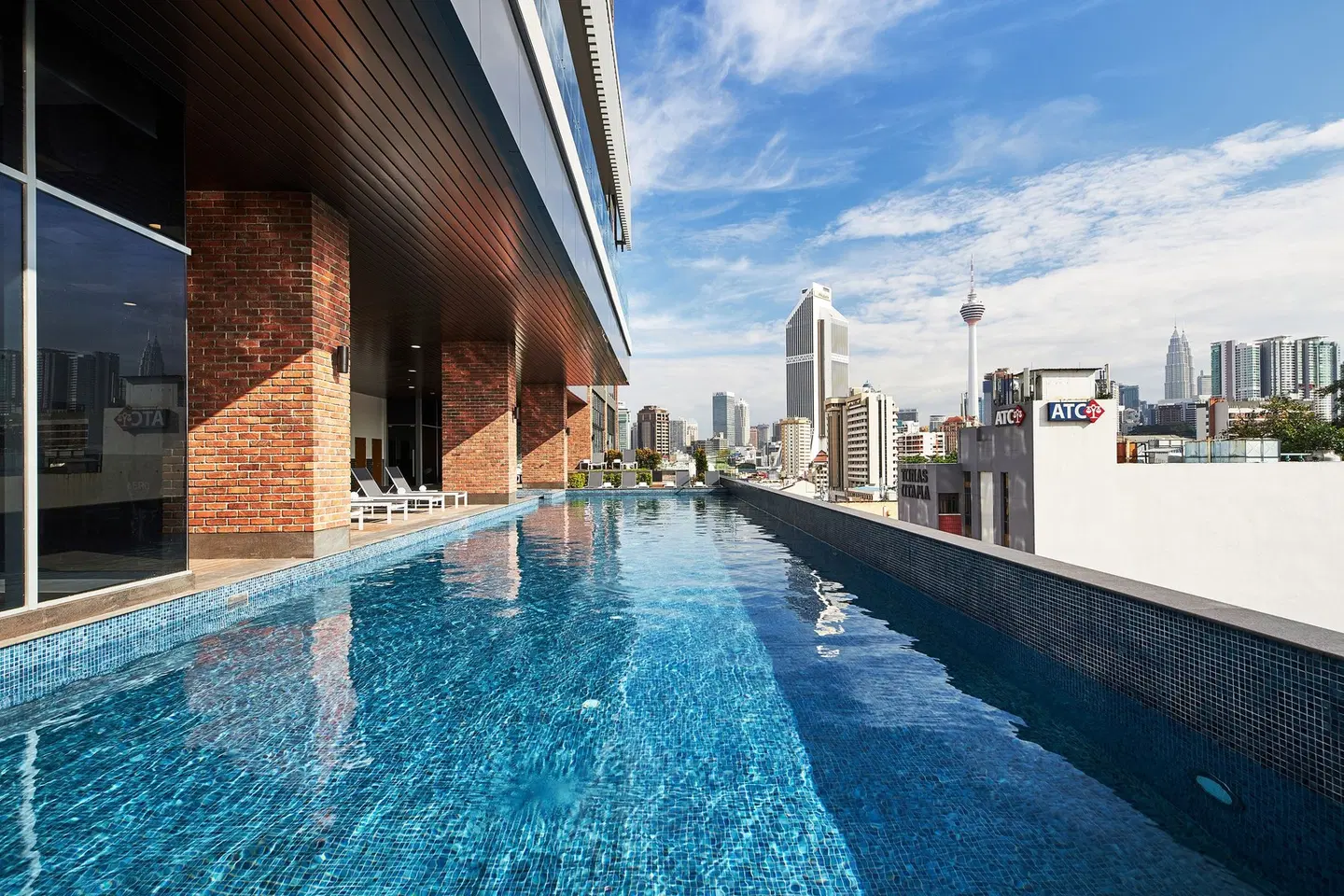 Four Points by Sheraton Kuala Lumpur, Chinatown OUTDOOR_POOL