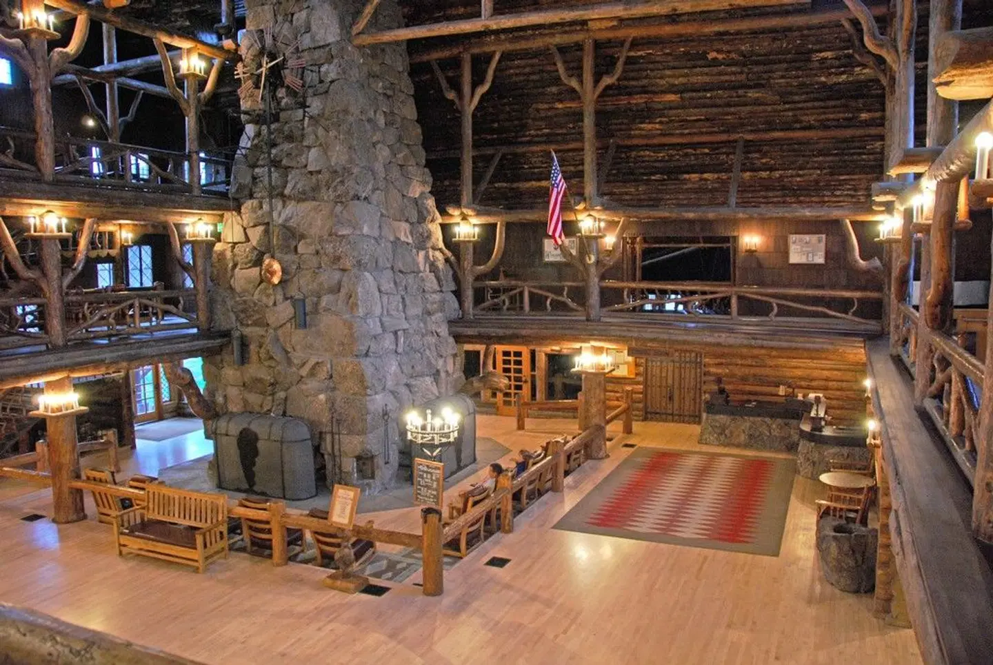 Old Faithful Inn Bar