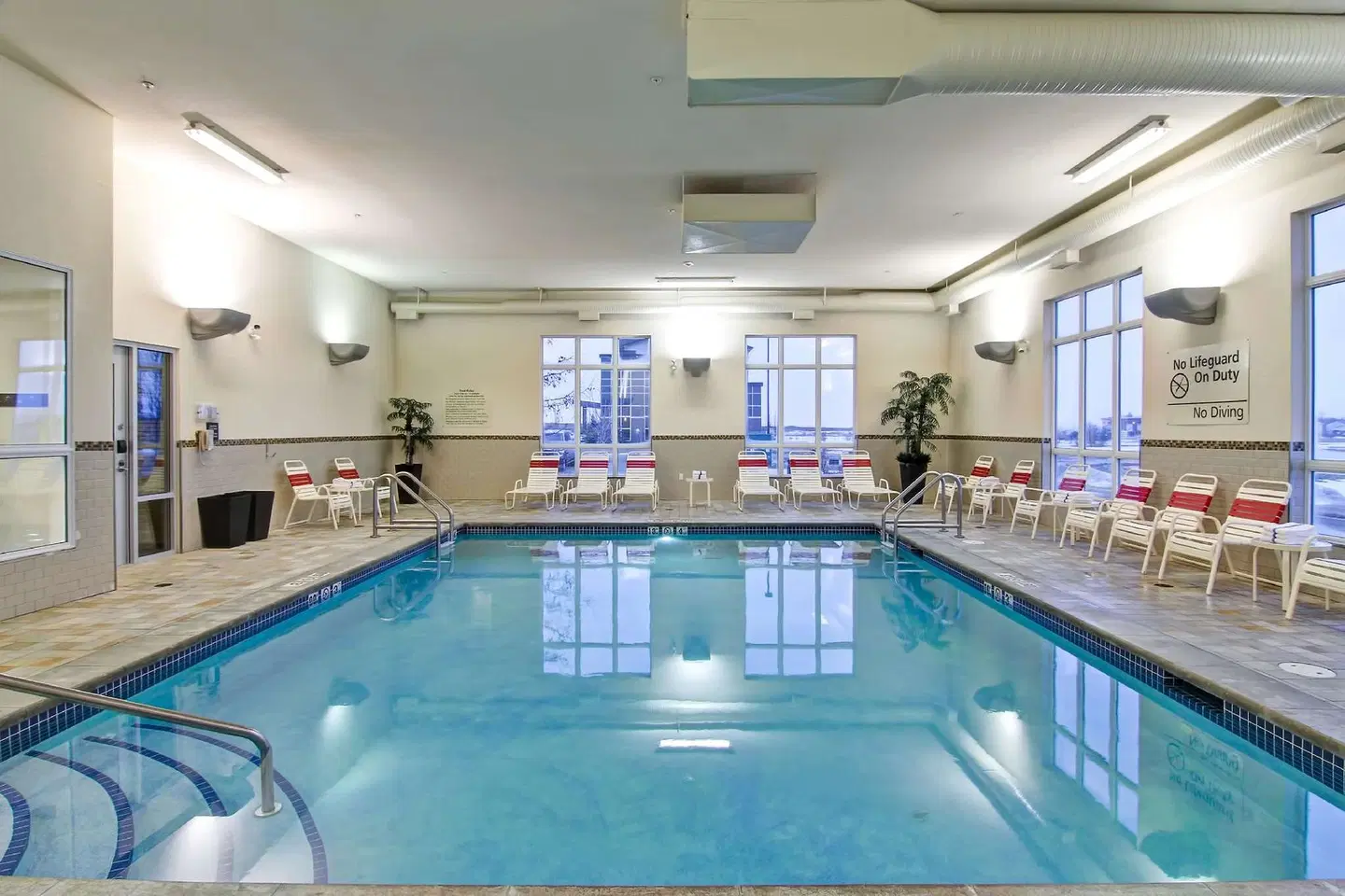 Hampton Inn & Suites by Hilton Red Deer Hallenbad