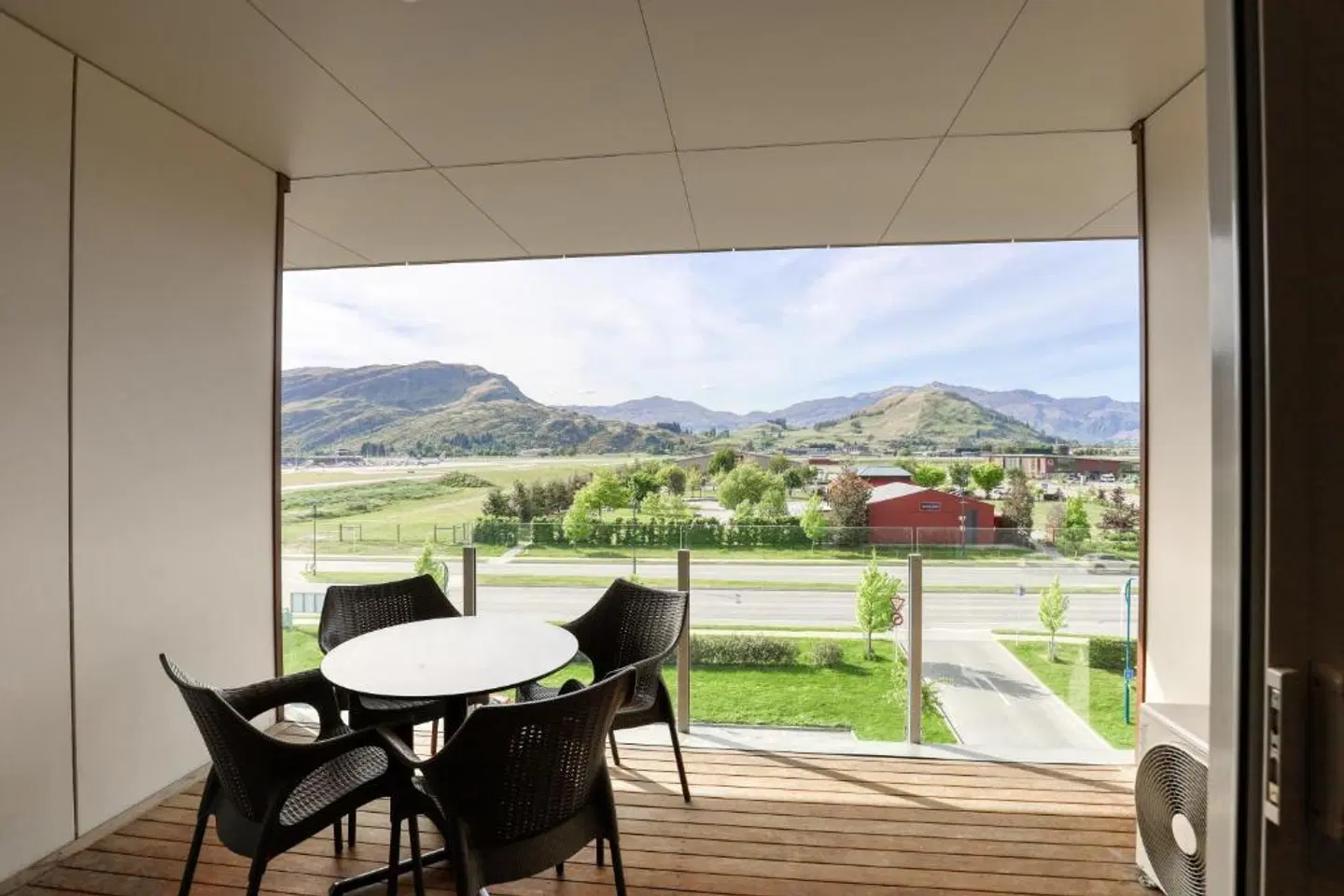 Ramada Suites by Wyndham Queenstown Remarkables Park Terrasse