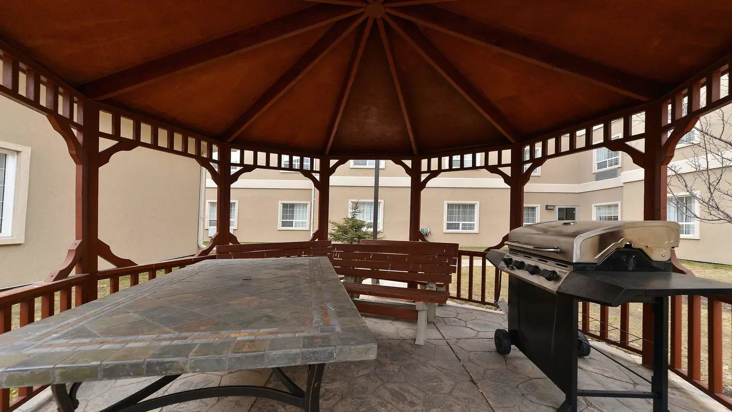 Staybridge Suites Calgary Airport by IHG Terrasse