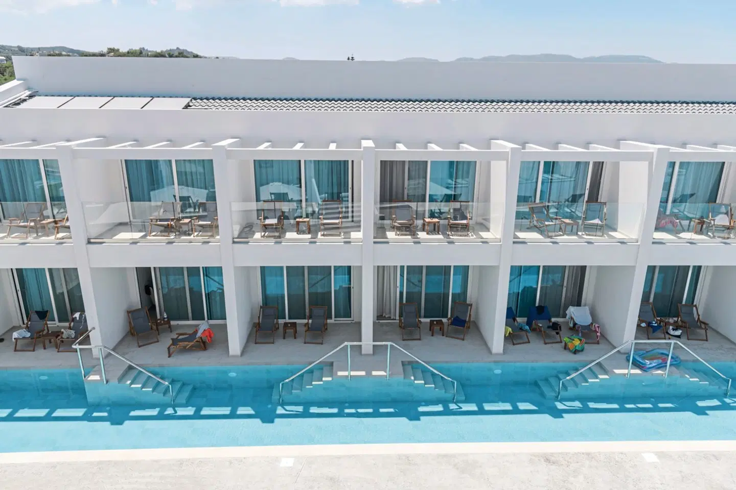 Mirage Bleu OUTDOOR_POOL