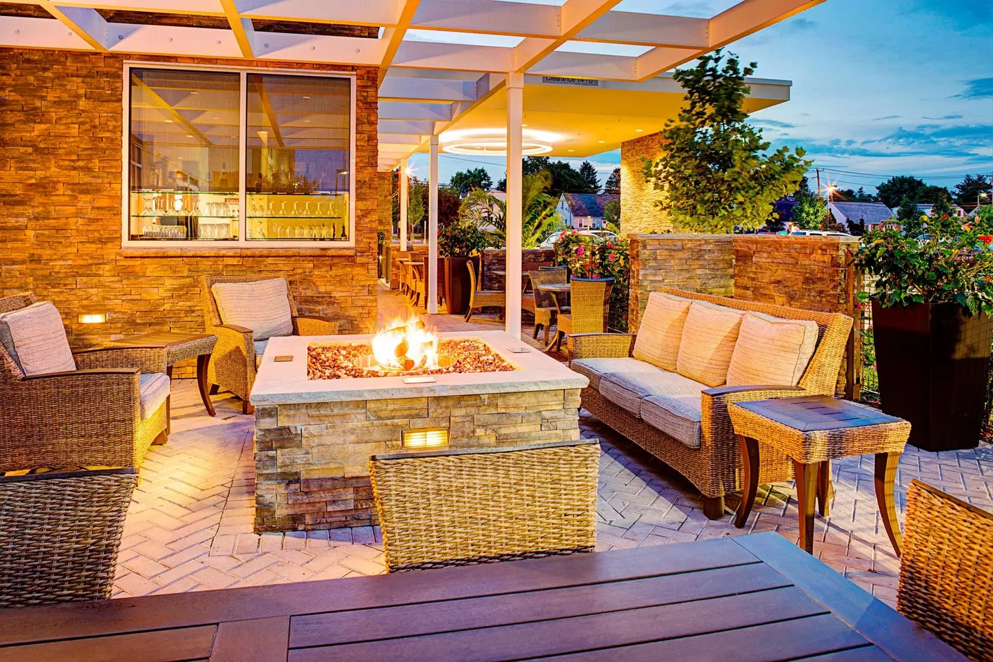 SpringHill Suites by Marriott Carle Place Garden City Terrasse