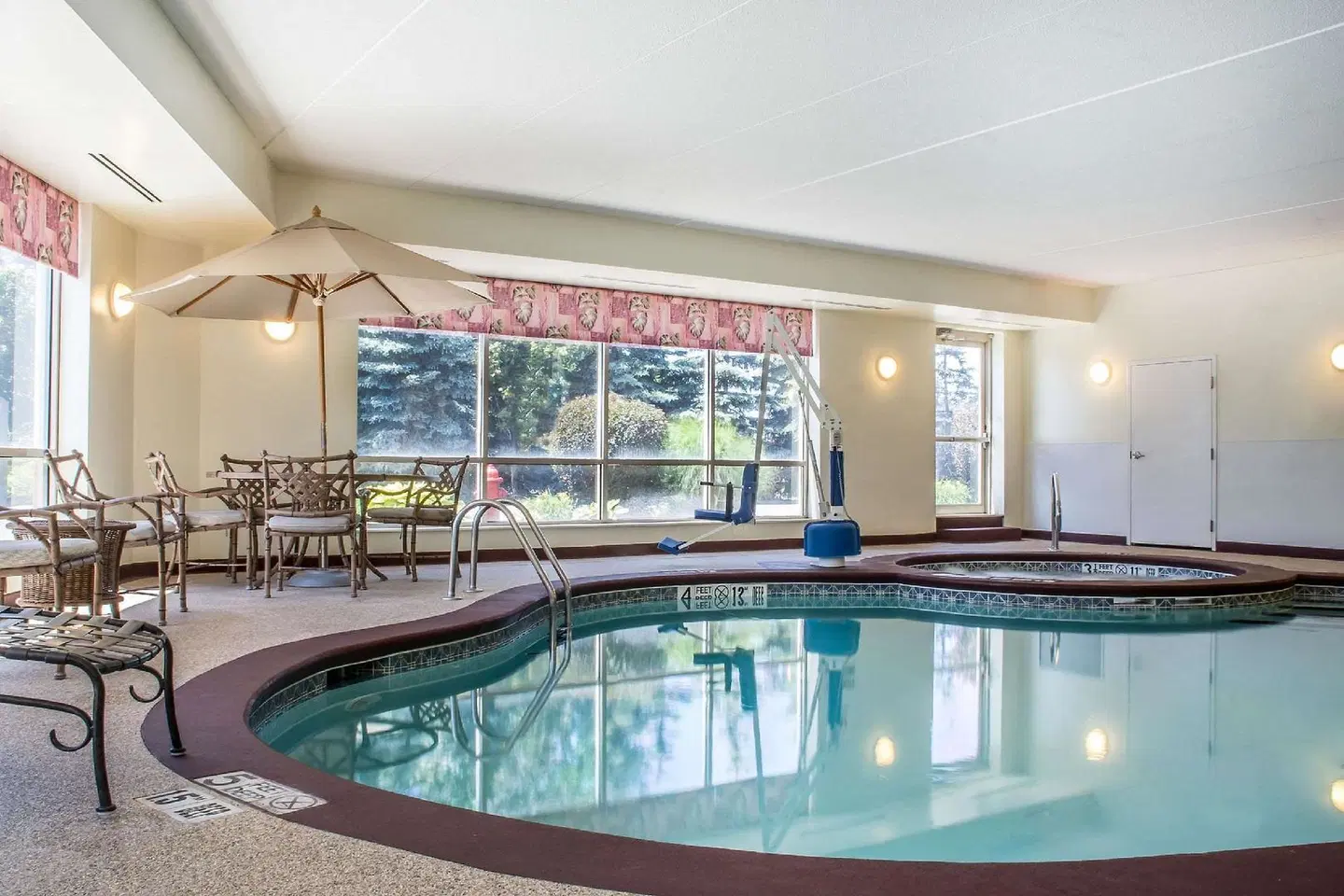Sleep Inn Amherst Hallenbad