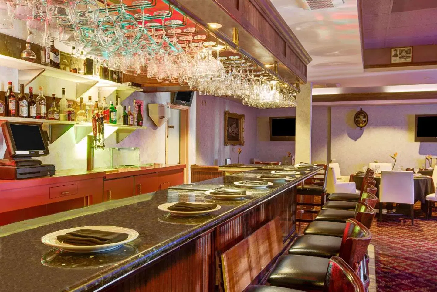 Ramada by Wyndham Hawthorne/LAX Bar
