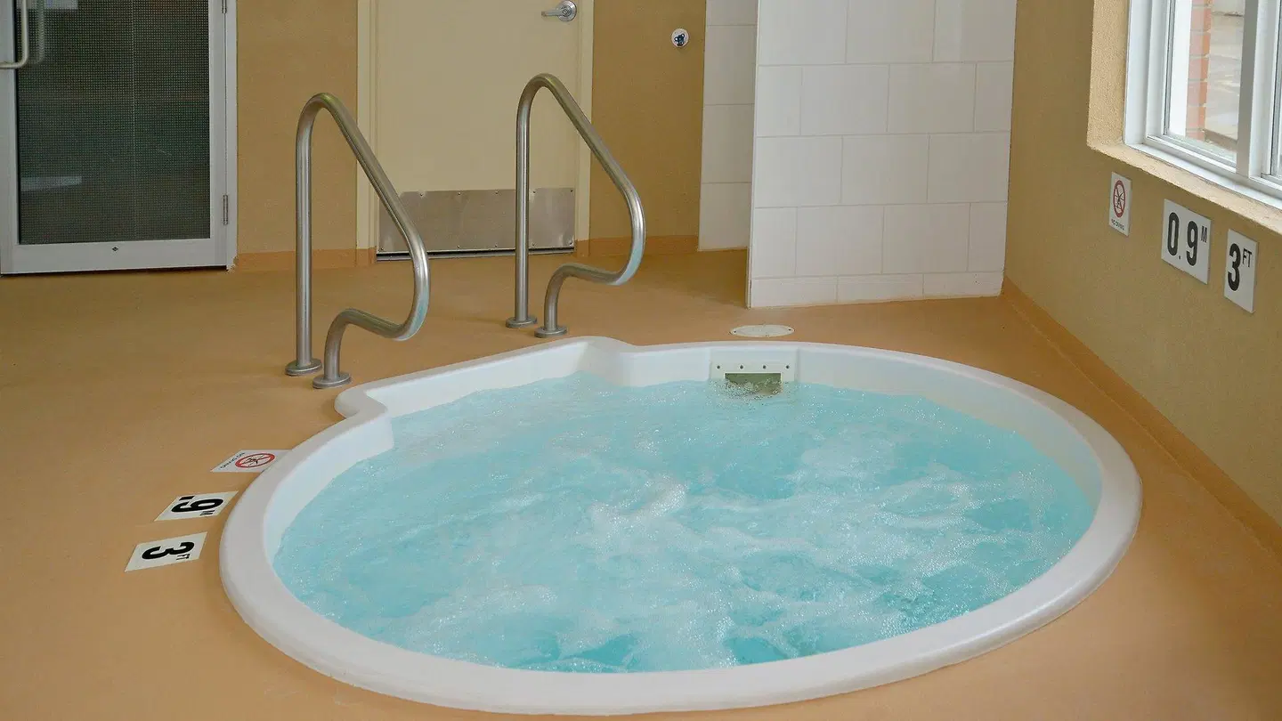 Holiday Inn Express & Suites Edson by IHG HEALTH_BEAUTY