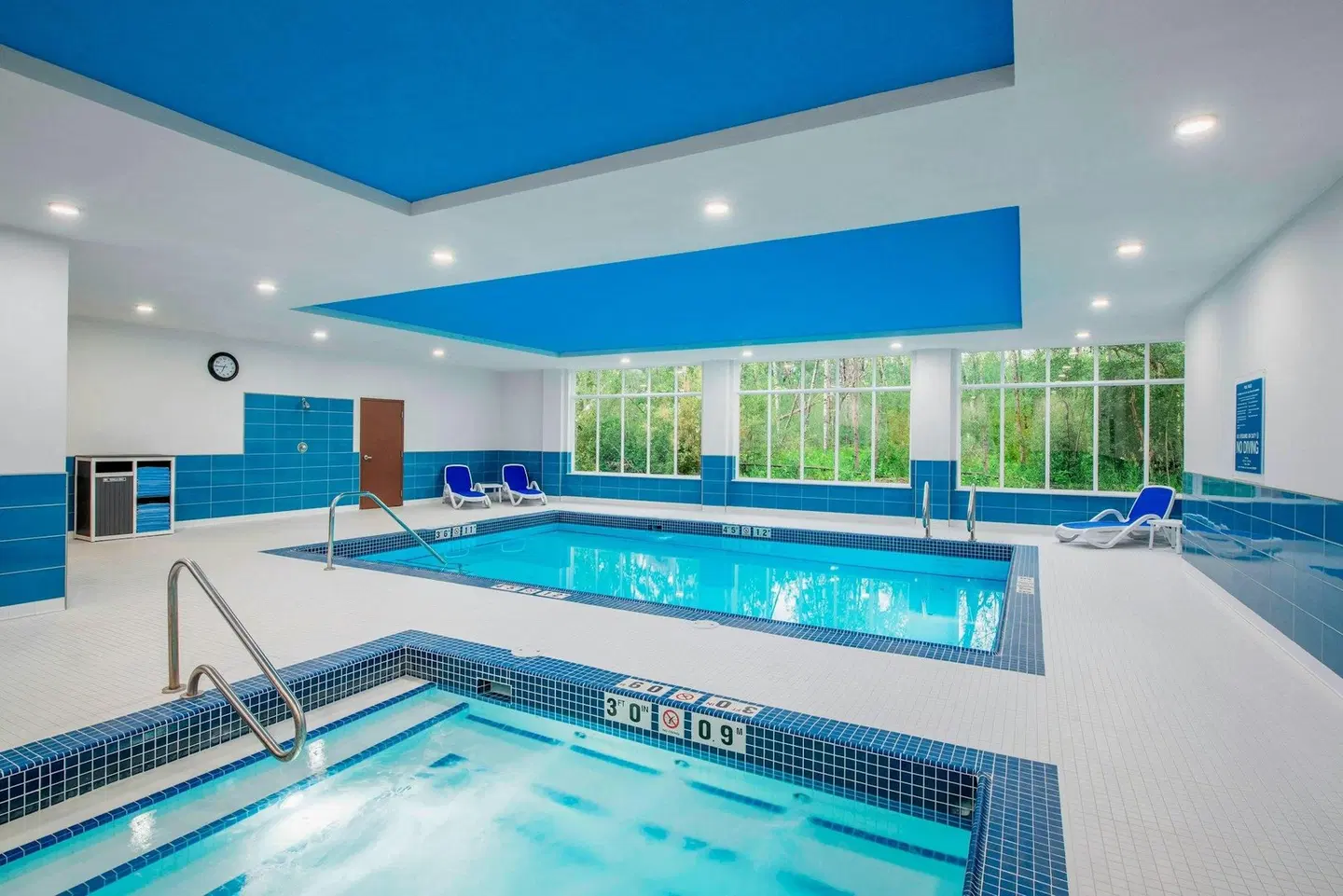 Four Points by Sheraton Grande Prairie Hallenbad
