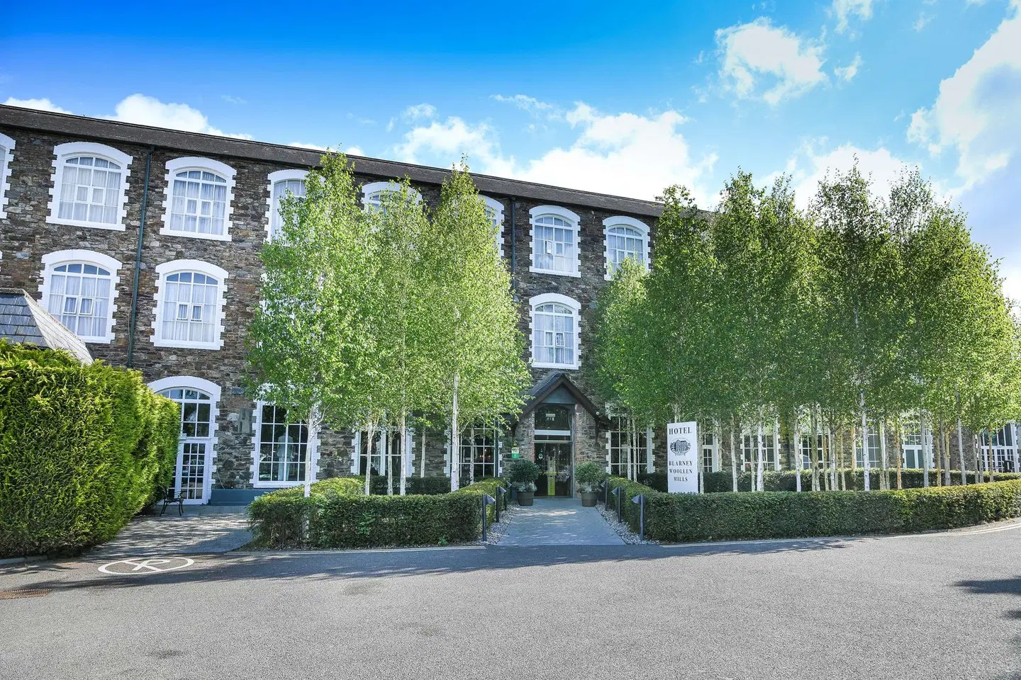 Blarney Woollen Mills Hotel EXTERIOR