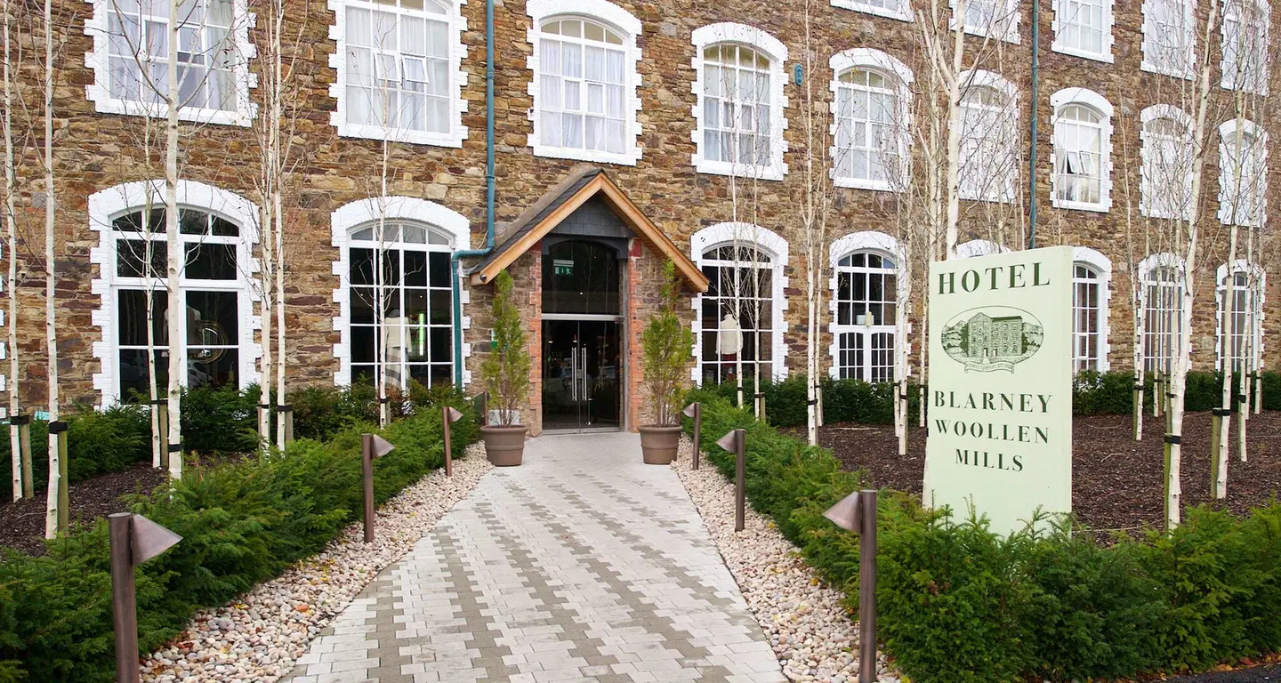 Blarney Woollen Mills Hotel EXTERIOR
