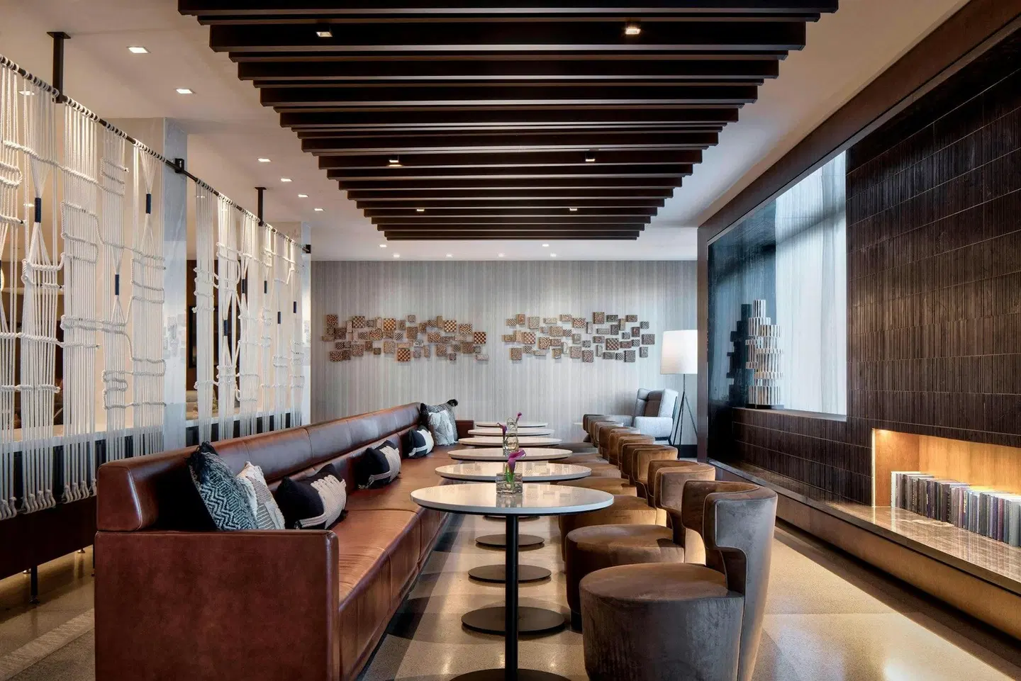 New York LaGuardia Airport Marriott Bar