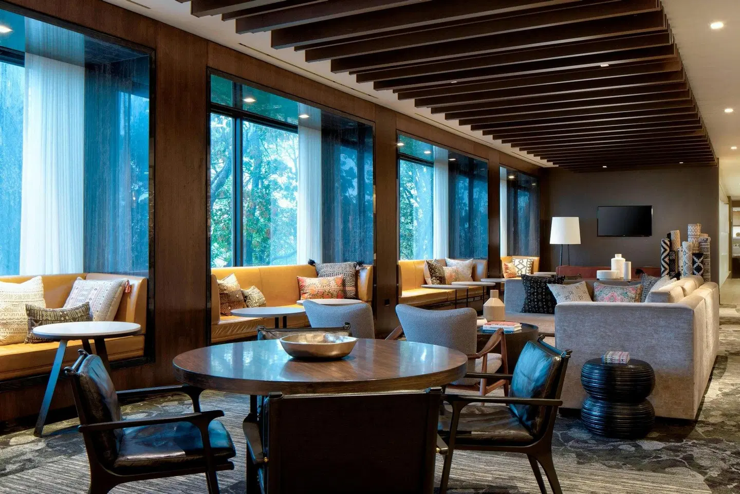 New York LaGuardia Airport Marriott Restaurant