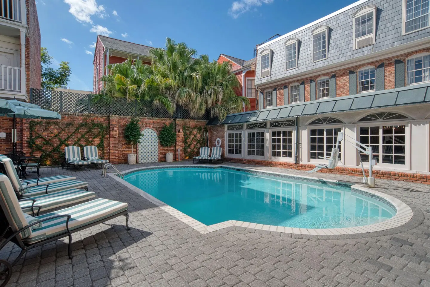 Best Western Plus Landmark French Quarter OUTDOOR_POOL
