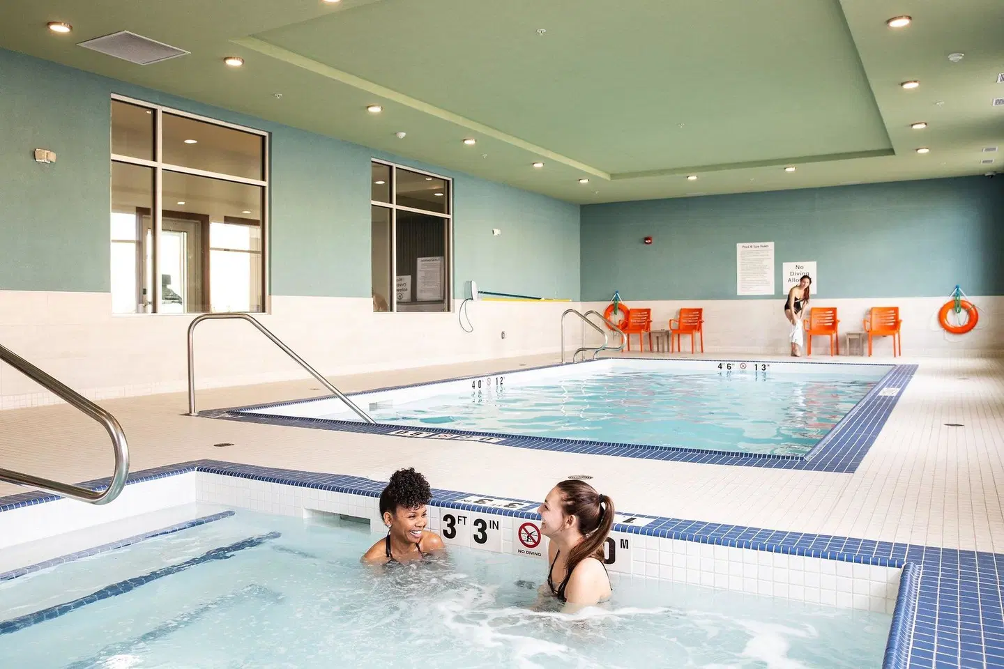 Holiday Inn Express & Suites West Edmonton - Mall Area by IHG Hallenbad
