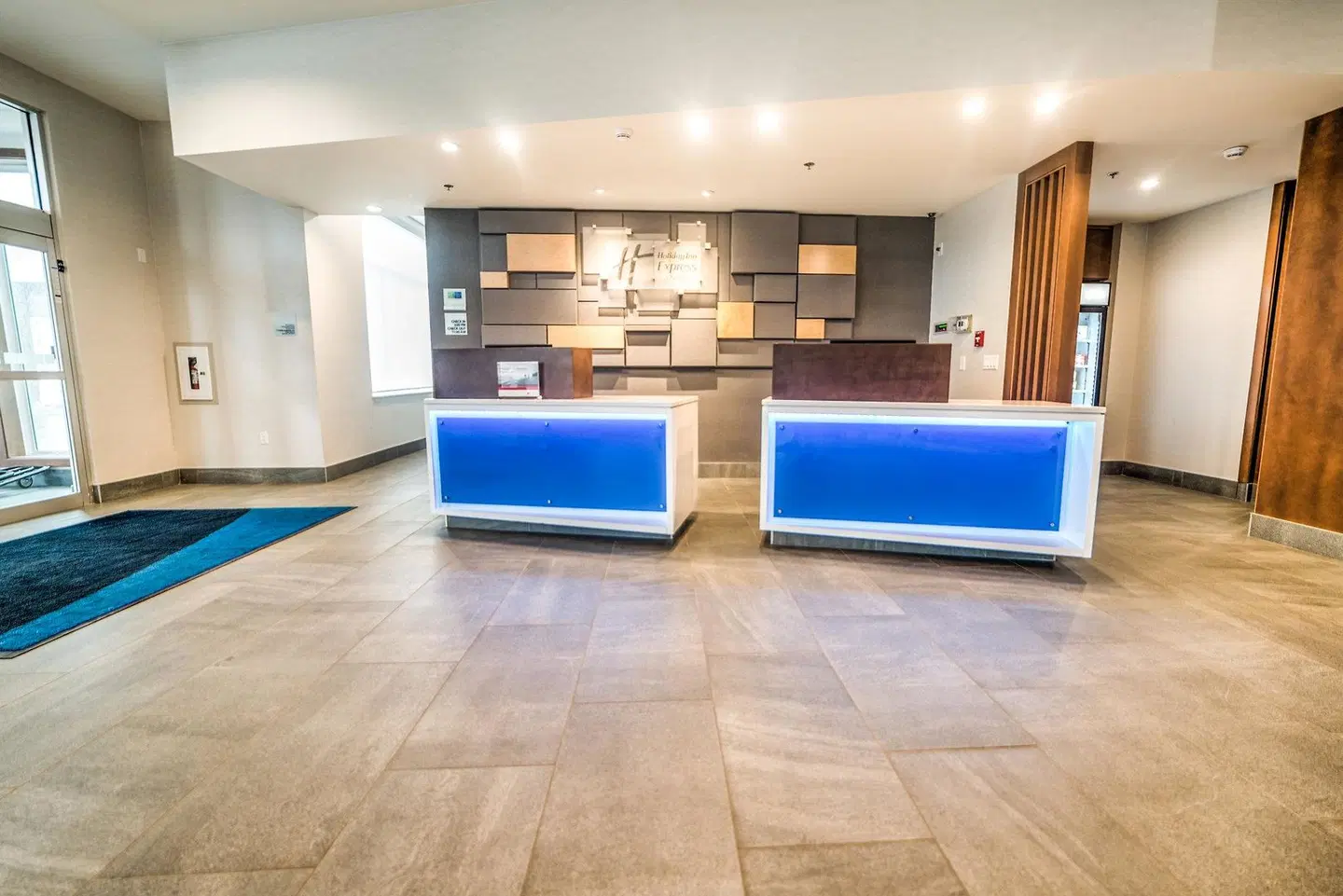 Holiday Inn Express & Suites West Edmonton - Mall Area by IHG LOUNGE_LOBBY
