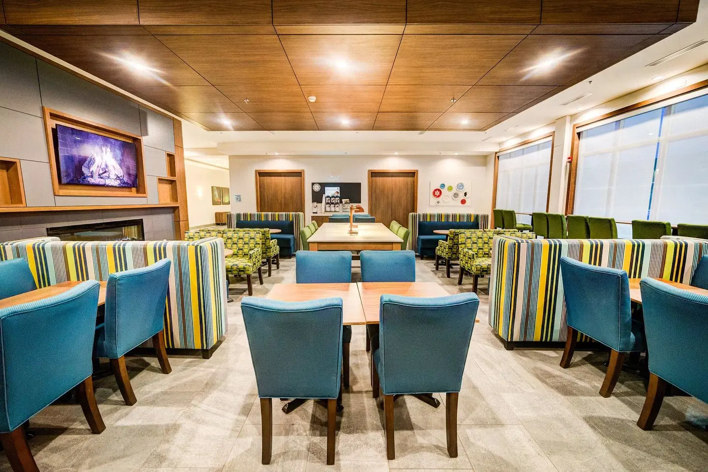 Holiday Inn Express & Suites West Edmonton - Mall Area by IHG Restaurant
