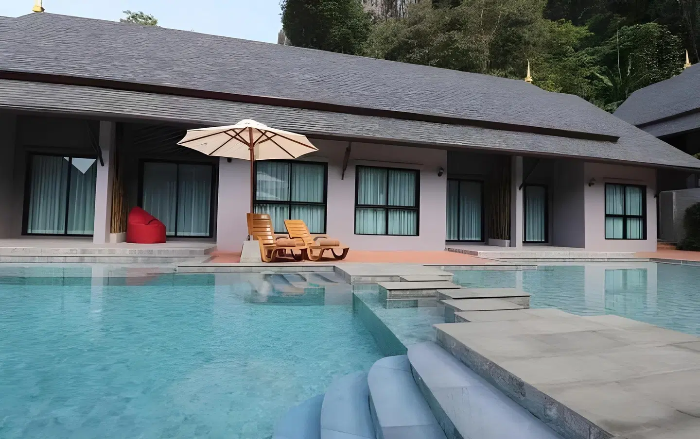 The Scene Cliff View Villas by Swiss-Belhotel OUTDOOR_POOL
