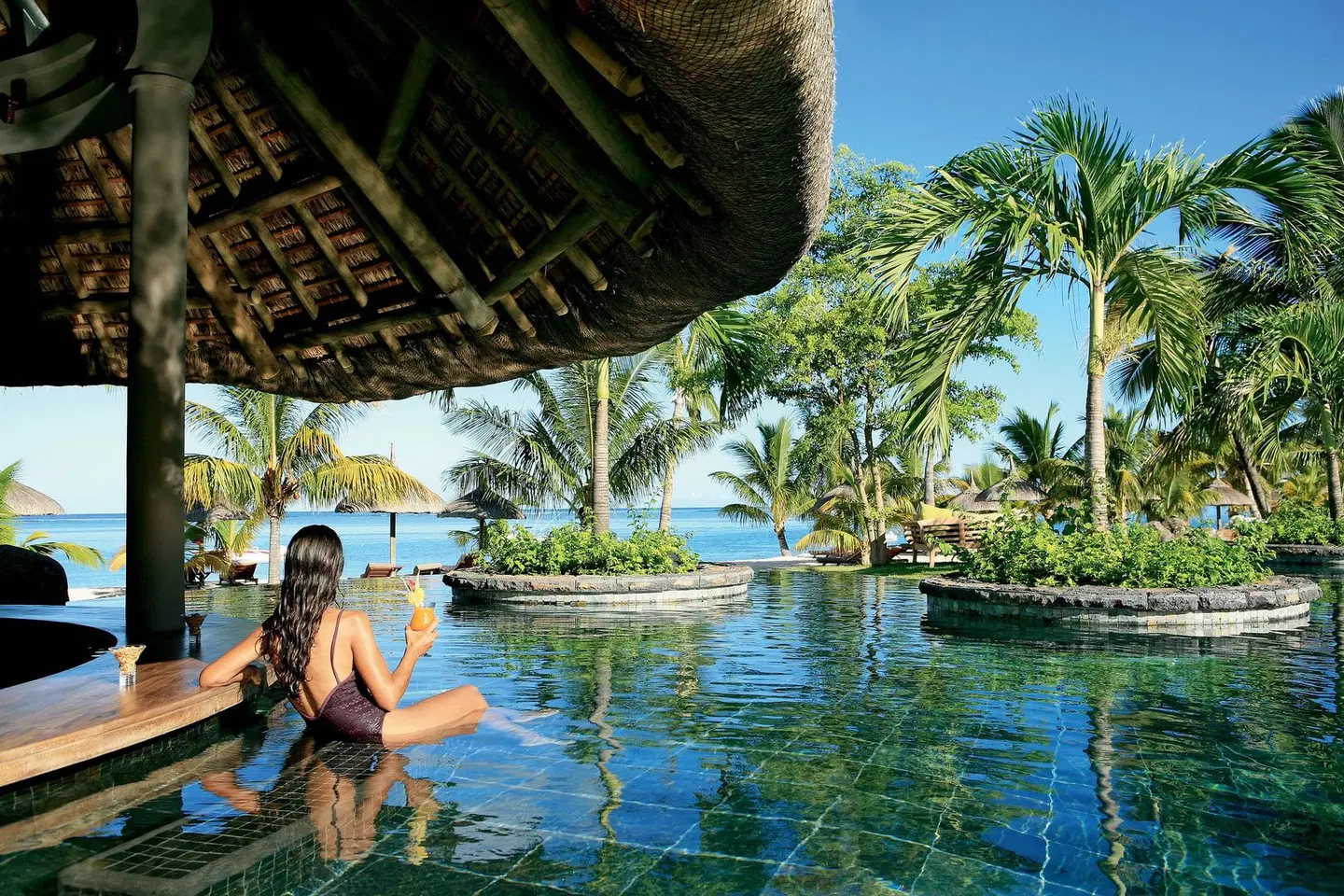 LUX* Le Morne, Mauritius OUTDOOR_POOL