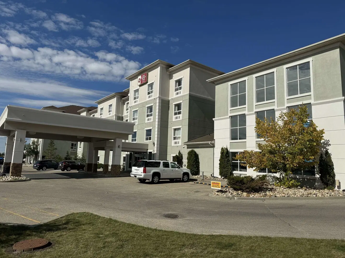 Best Western Plus South Edmonton Inn & Suites EXTERIOR