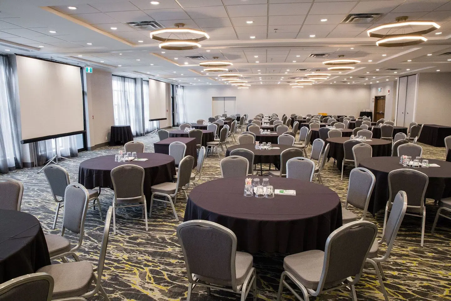 Holiday Inn & Suites Calgary South - Conference Ctr by IHG Konferenz