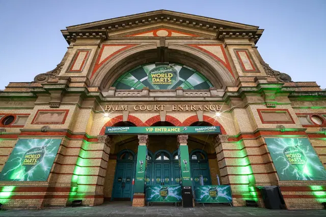 Crowne Plaza London Kings Cross - inkl. Darts WM Tickets EXTERIOR