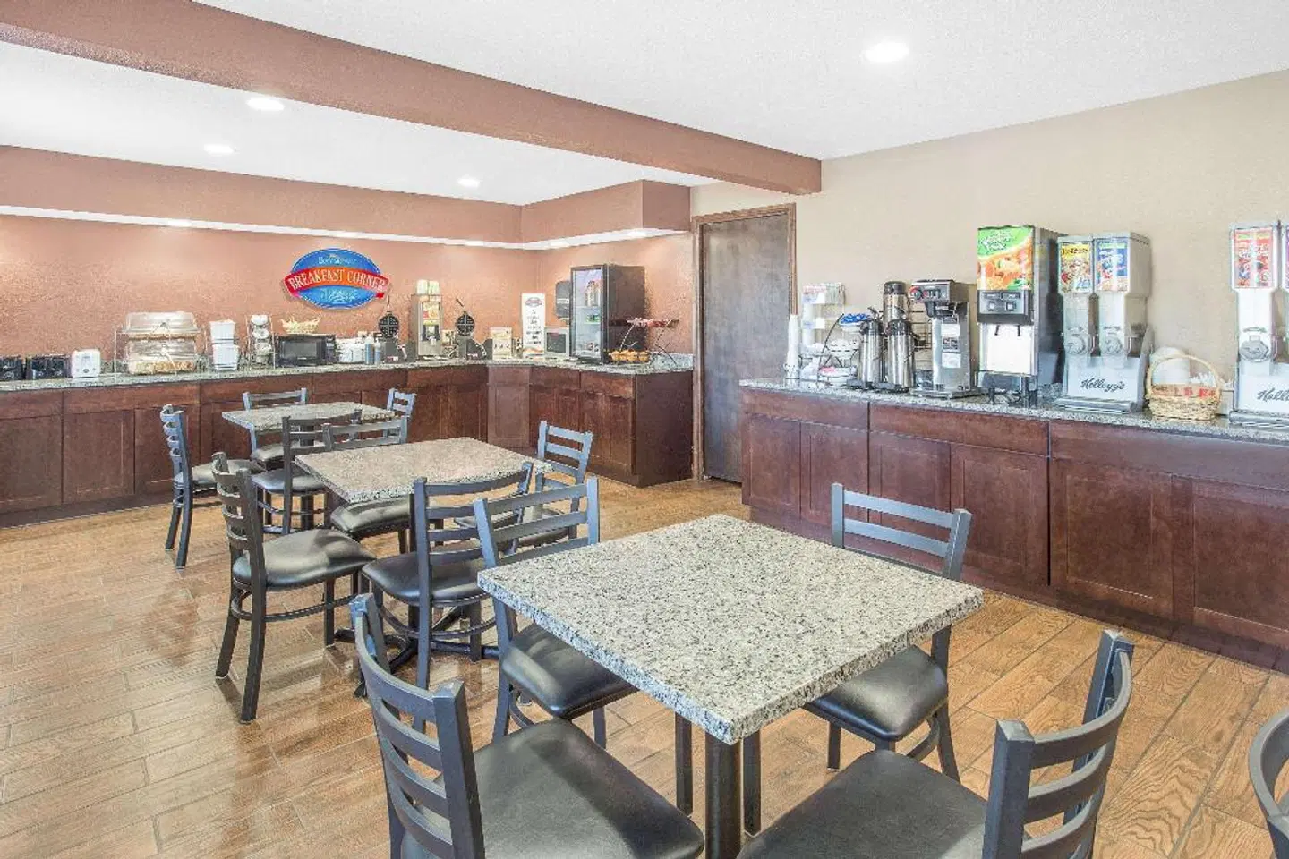 Baymont by Wyndham Holland LOUNGE_LOBBY