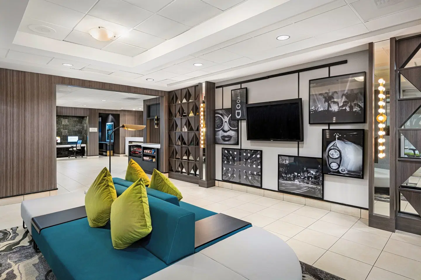 Hilton Garden Inn Los Angeles Hollywood LOUNGE_LOBBY