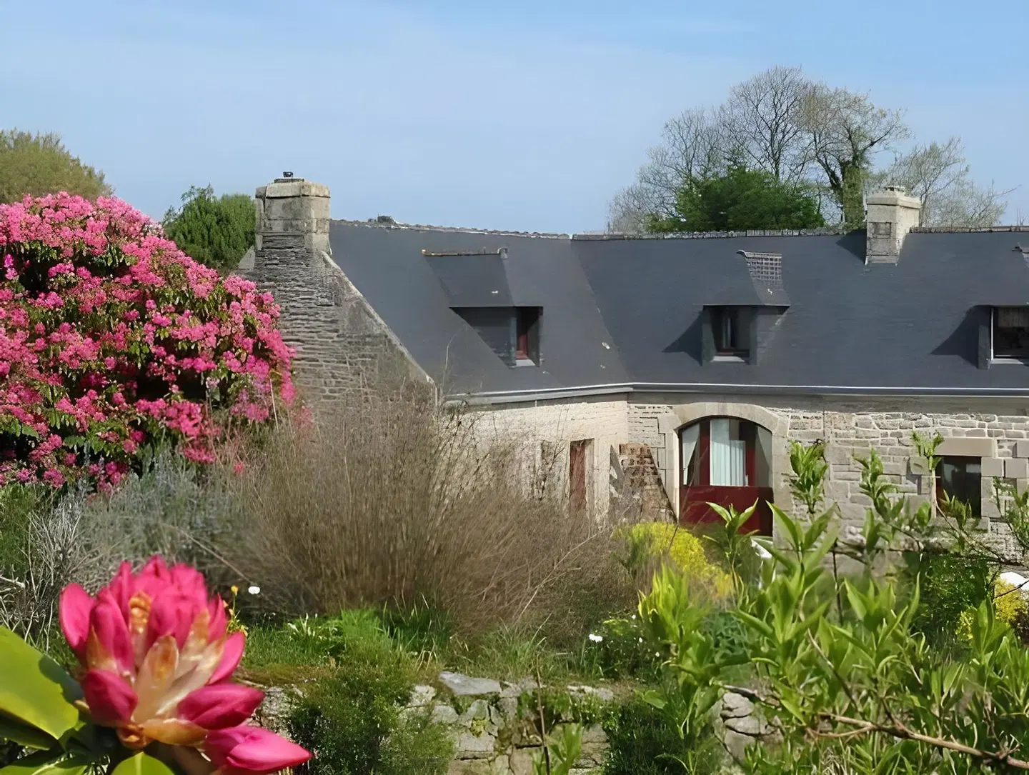 Domaine de Lesvaniel EXTERIOR
