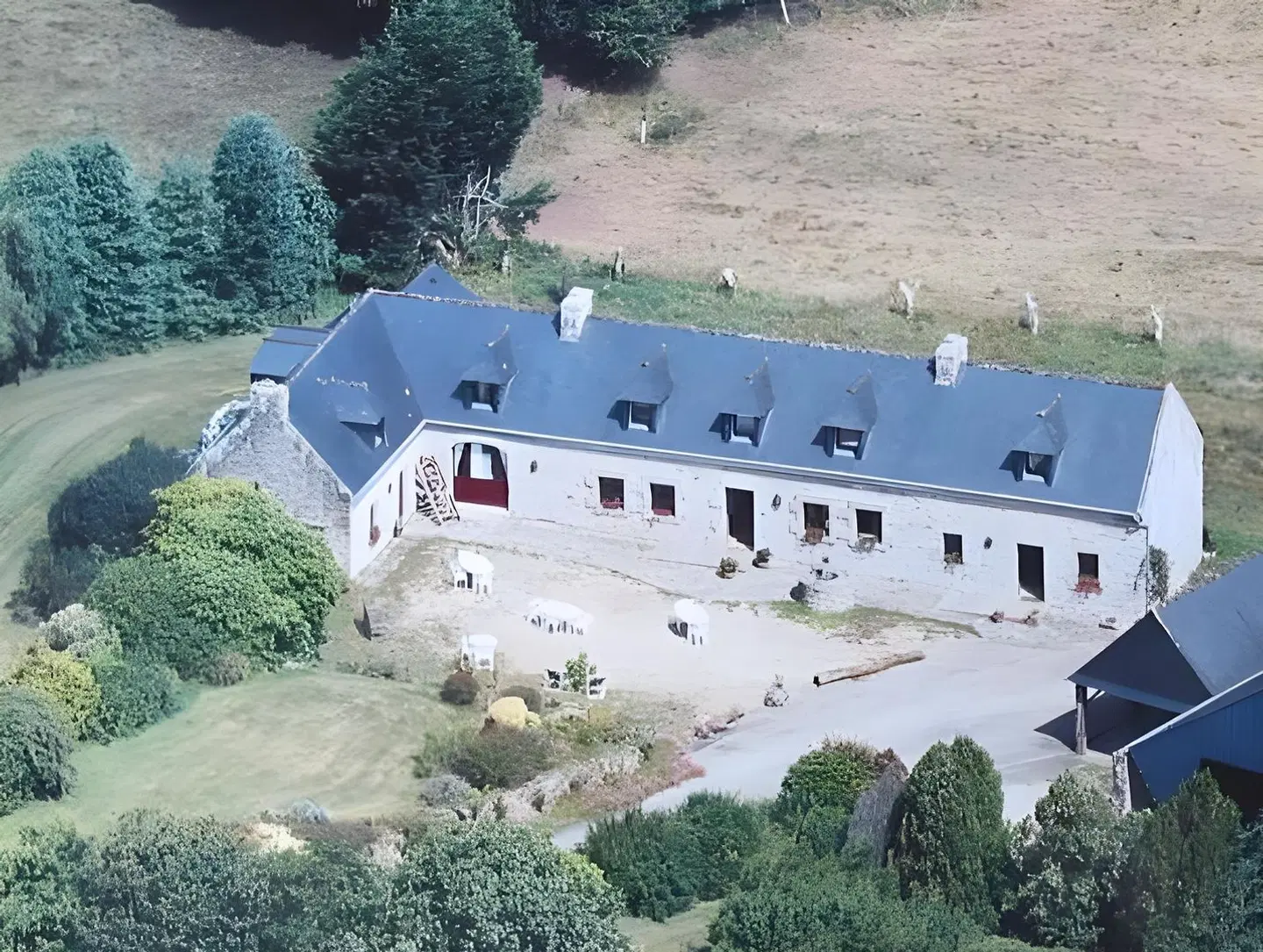 Domaine de Lesvaniel EXTERIOR