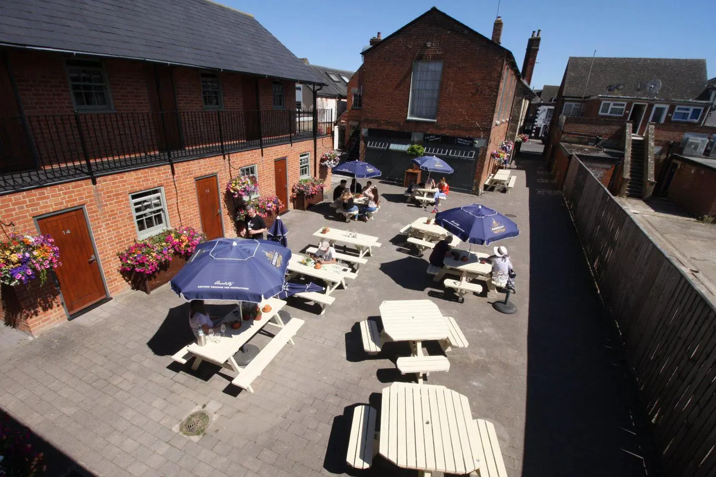 The Angel Hotel Terrasse