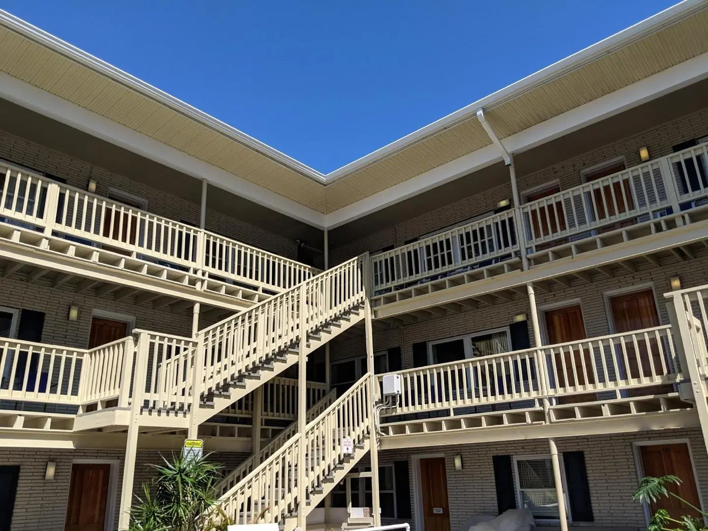 Crystal Sands Motel EXTERIOR
