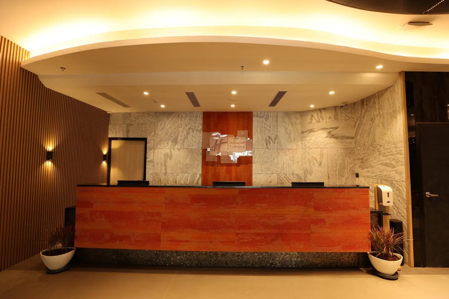 Holiday Inn Express & Suites Jaipur Gopalpura by IHG LOUNGE_LOBBY