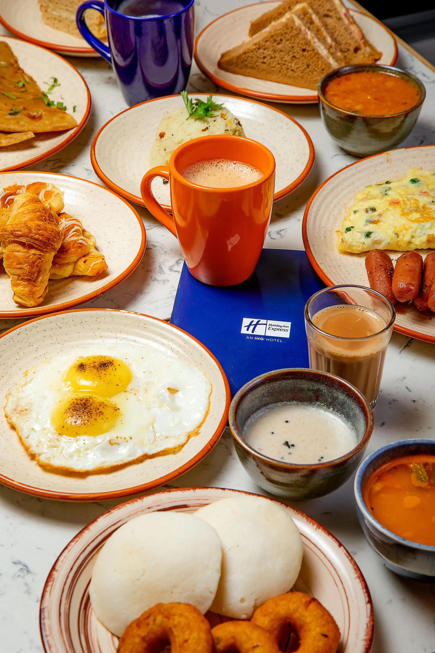 Holiday Inn Express Kolkata New Town by IHG Restaurant