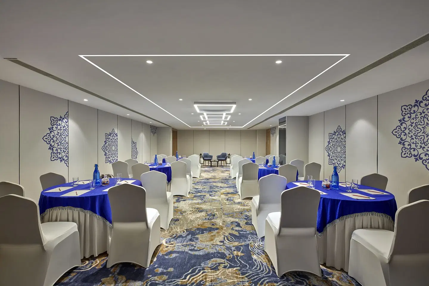 Holiday Inn Express Bengaluru Bommasandra by IHG Konferenz