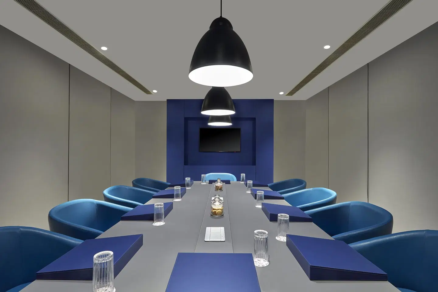 Holiday Inn Express Bengaluru Bommasandra by IHG Konferenz