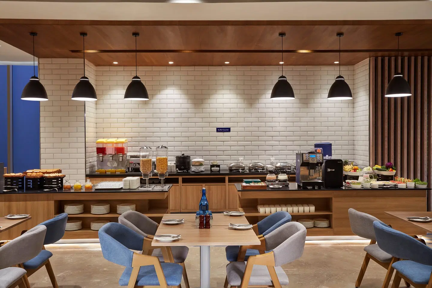 Holiday Inn Express Bengaluru Bommasandra by IHG Restaurant