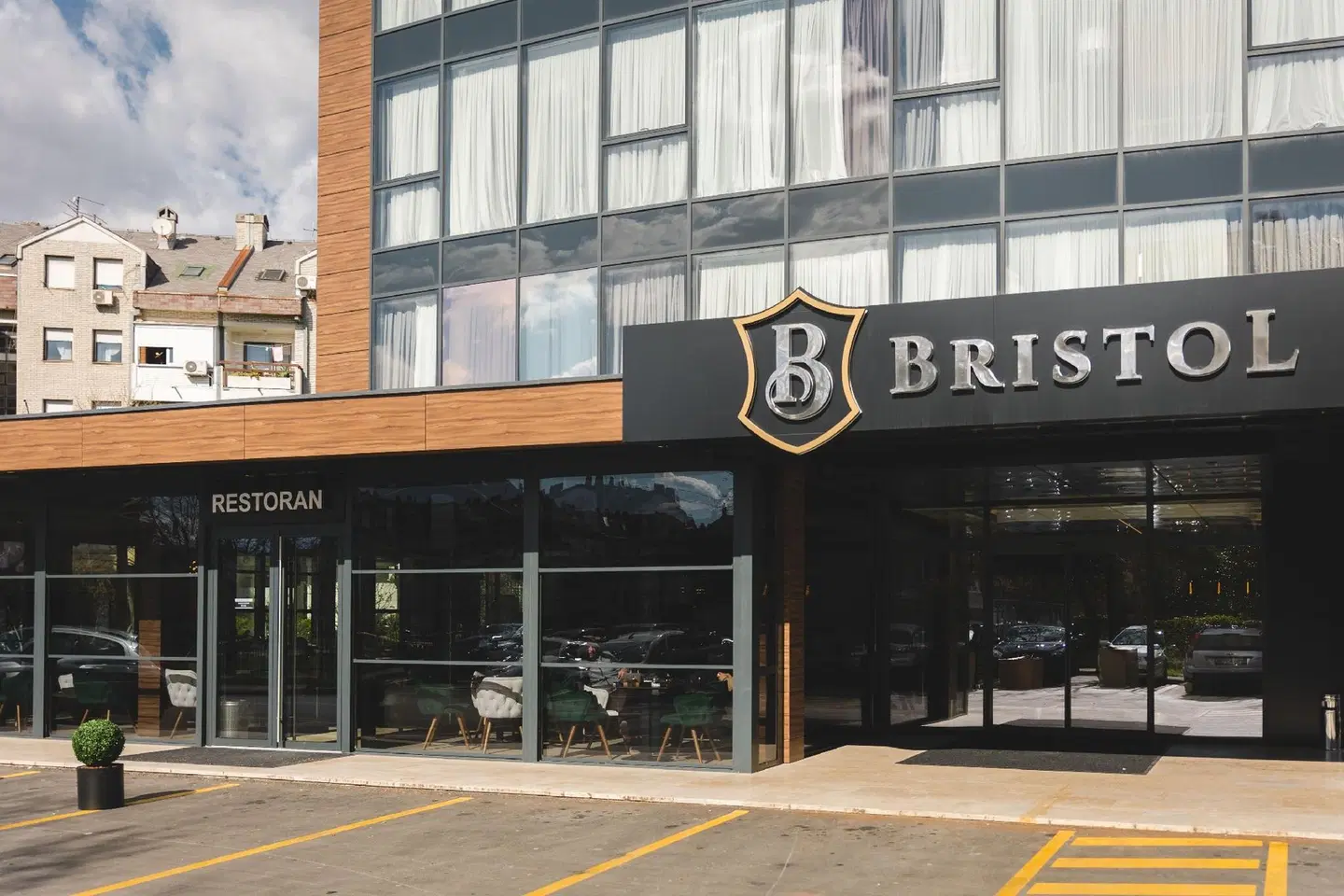Bristol Hotel Podgorica EXTERIOR