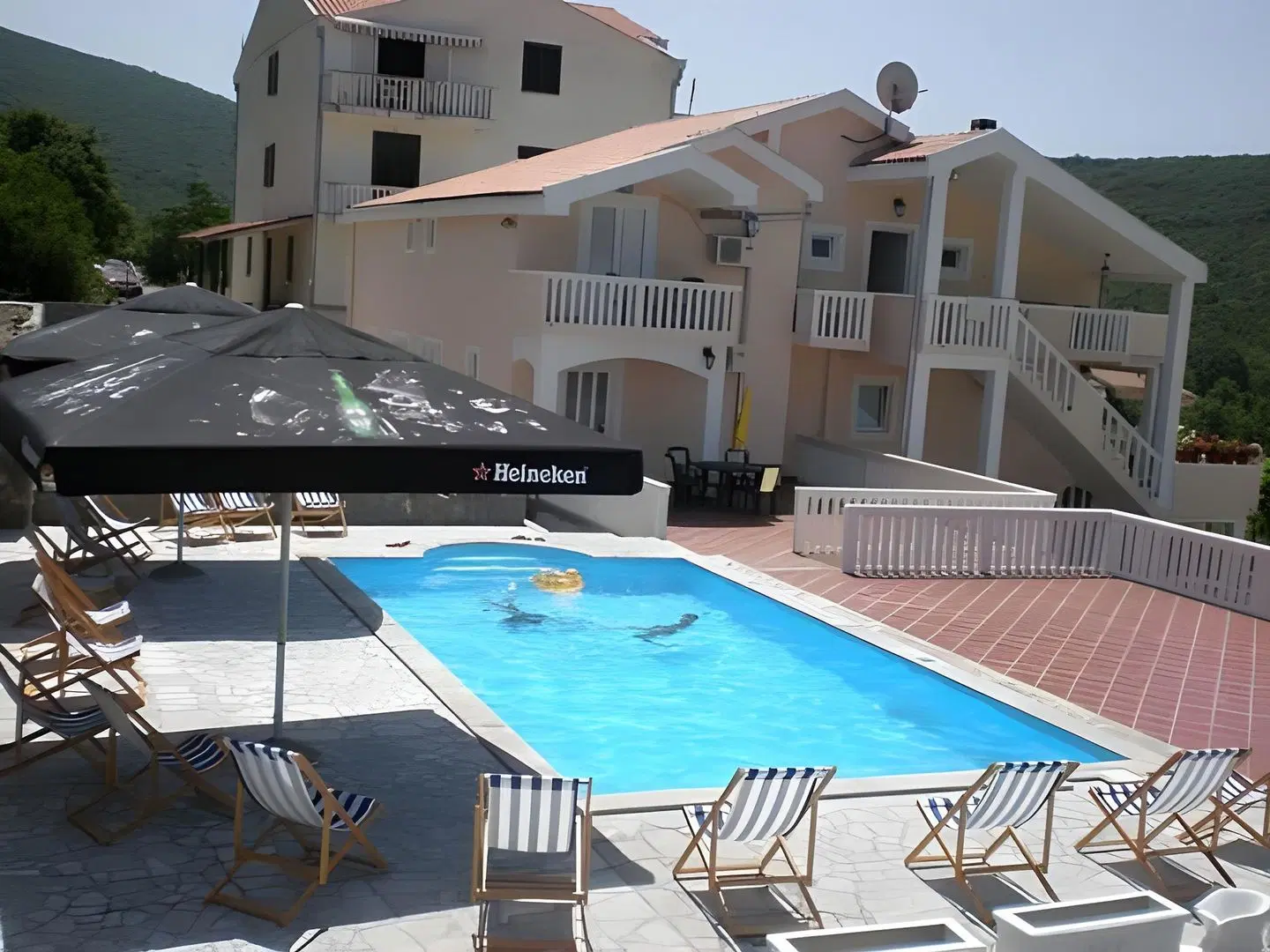 Vila Lazarevic OUTDOOR_POOL