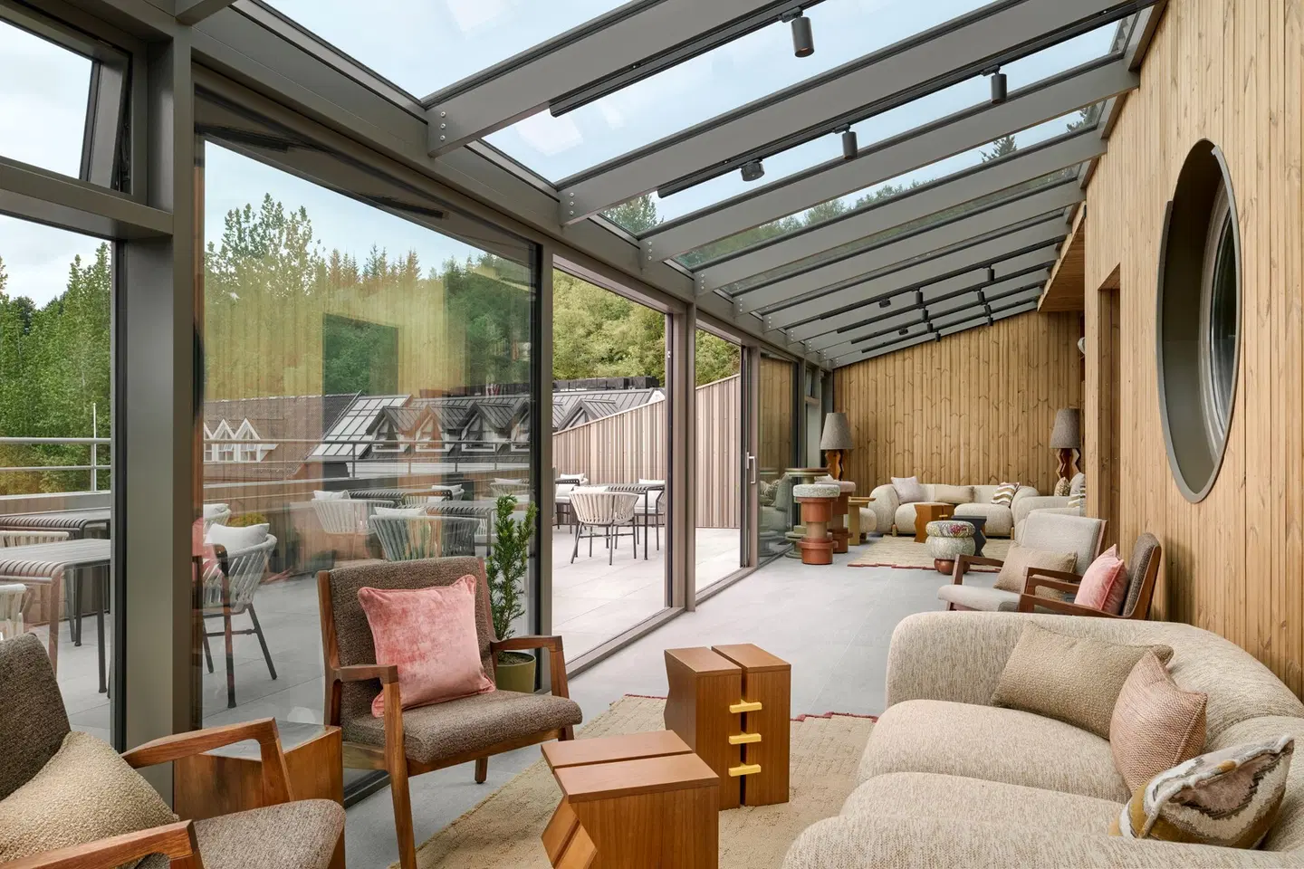 Skald Hotel Akureyri  Curio Collection by Hilton Bar
