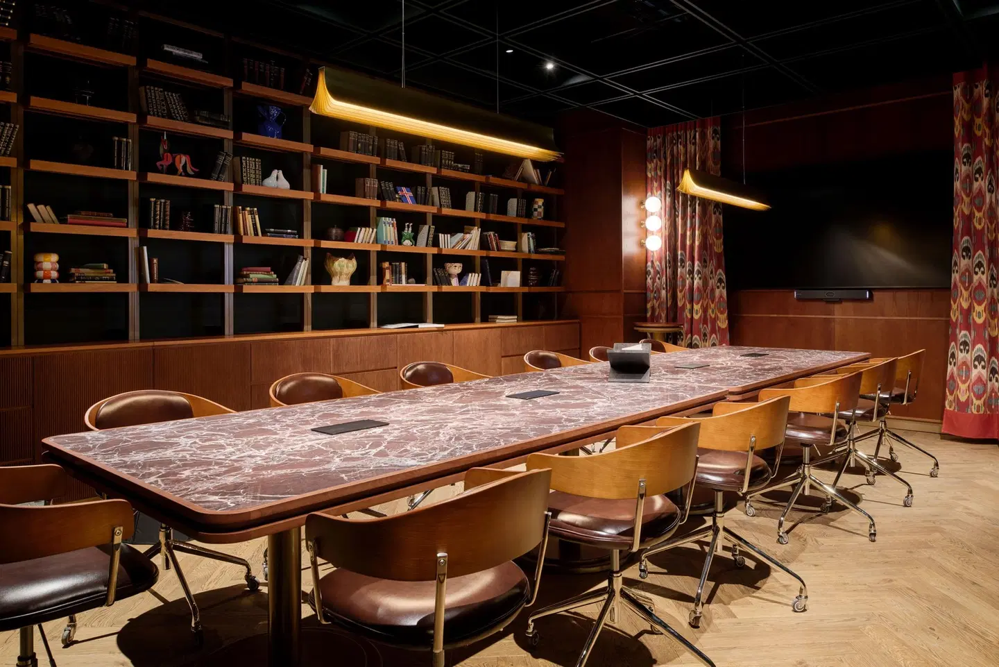 Skald Hotel Akureyri  Curio Collection by Hilton Bar