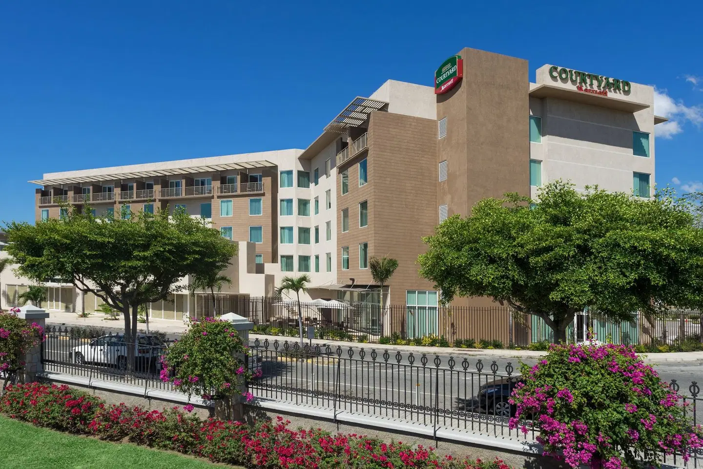 Courtyard by Marriott Kingston, Jamaica EXTERIOR