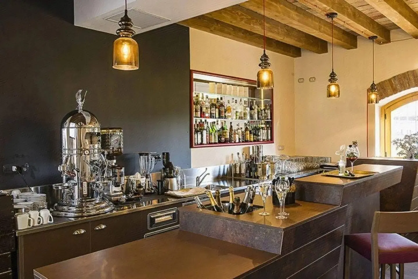 Sesmones Bar